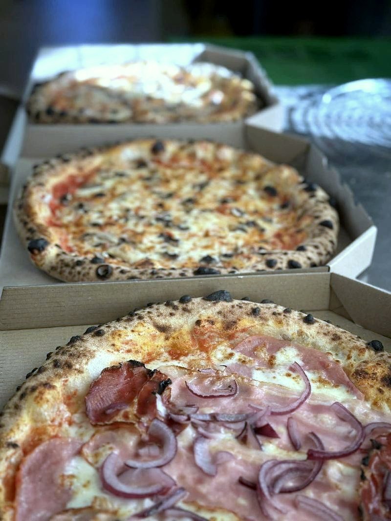 Pizze v škatlah za dostavo